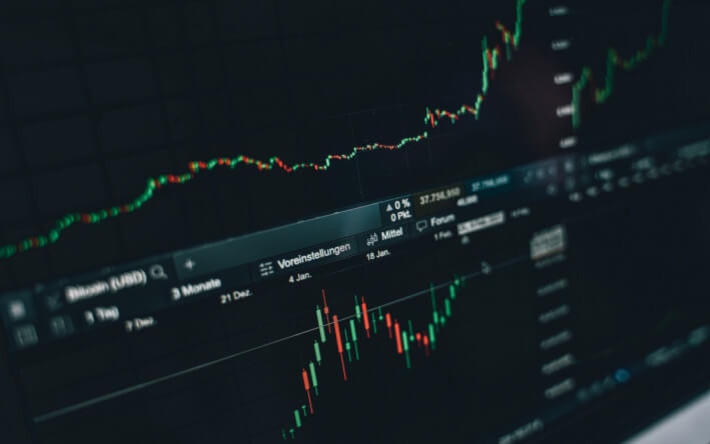 The Benefits of a Mobile Data Centre vs a Traditional Warehouse Farm The Benefits of a Mobile Data Centre vs a Traditional Warehouse Farm